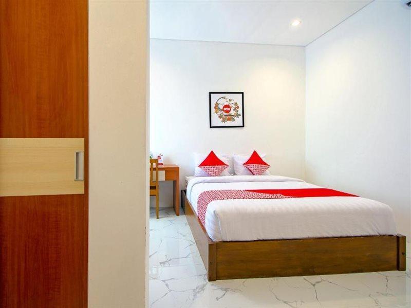 Super Oyo 13I9 88 Exclusive Guesthouse Kejayan Extérieur photo