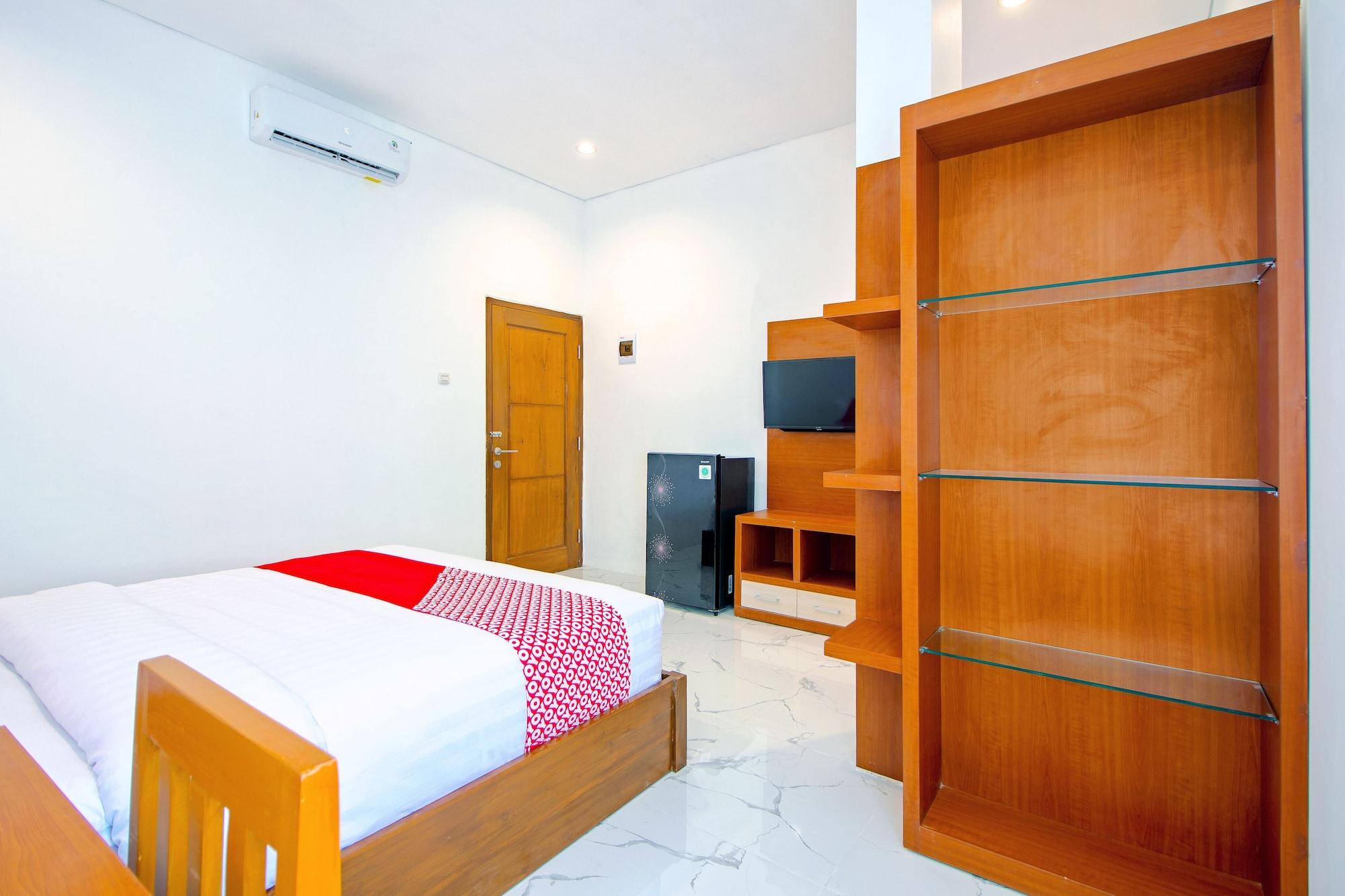 Super Oyo 13I9 88 Exclusive Guesthouse Kejayan Extérieur photo