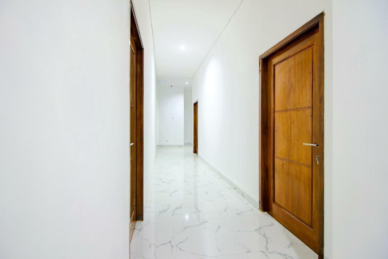 Super Oyo 13I9 88 Exclusive Guesthouse Kejayan Extérieur photo