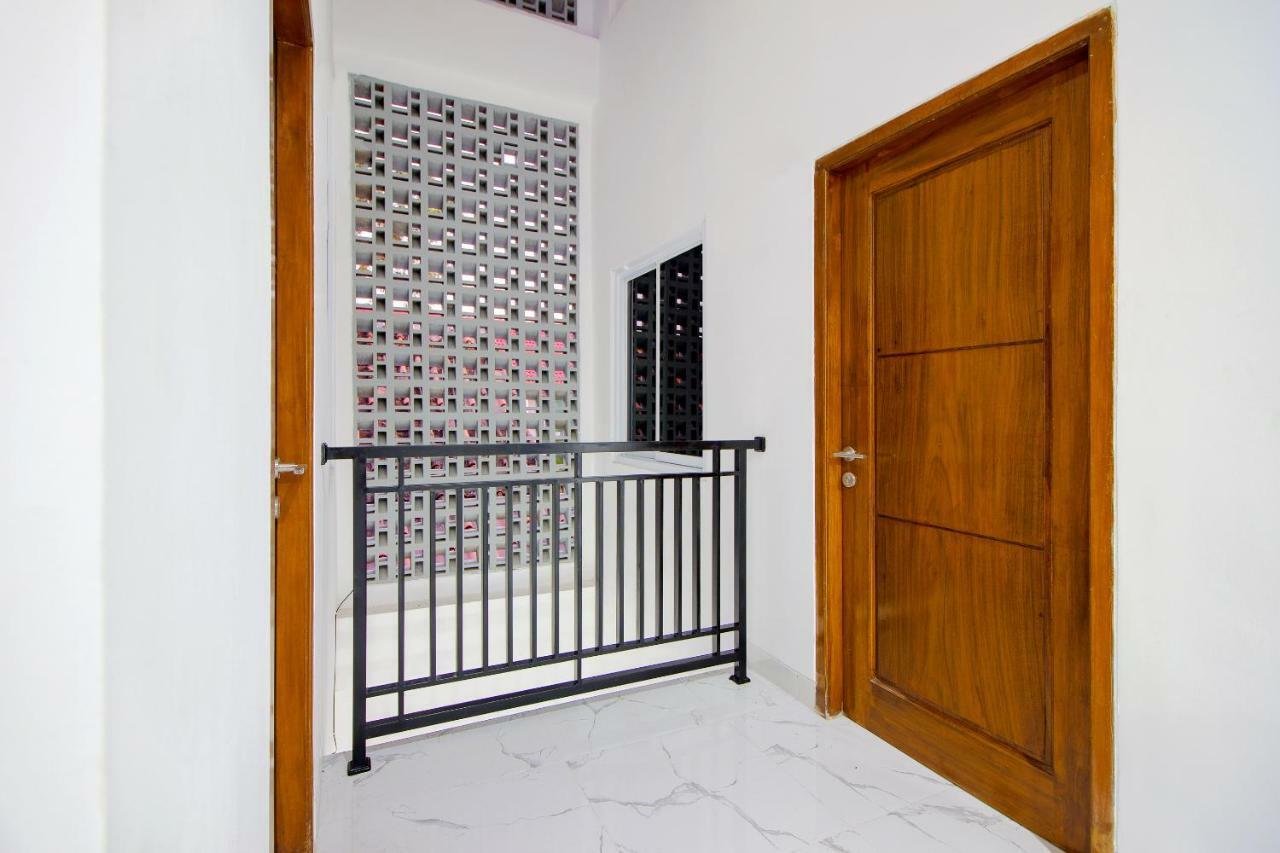 Super Oyo 13I9 88 Exclusive Guesthouse Kejayan Extérieur photo