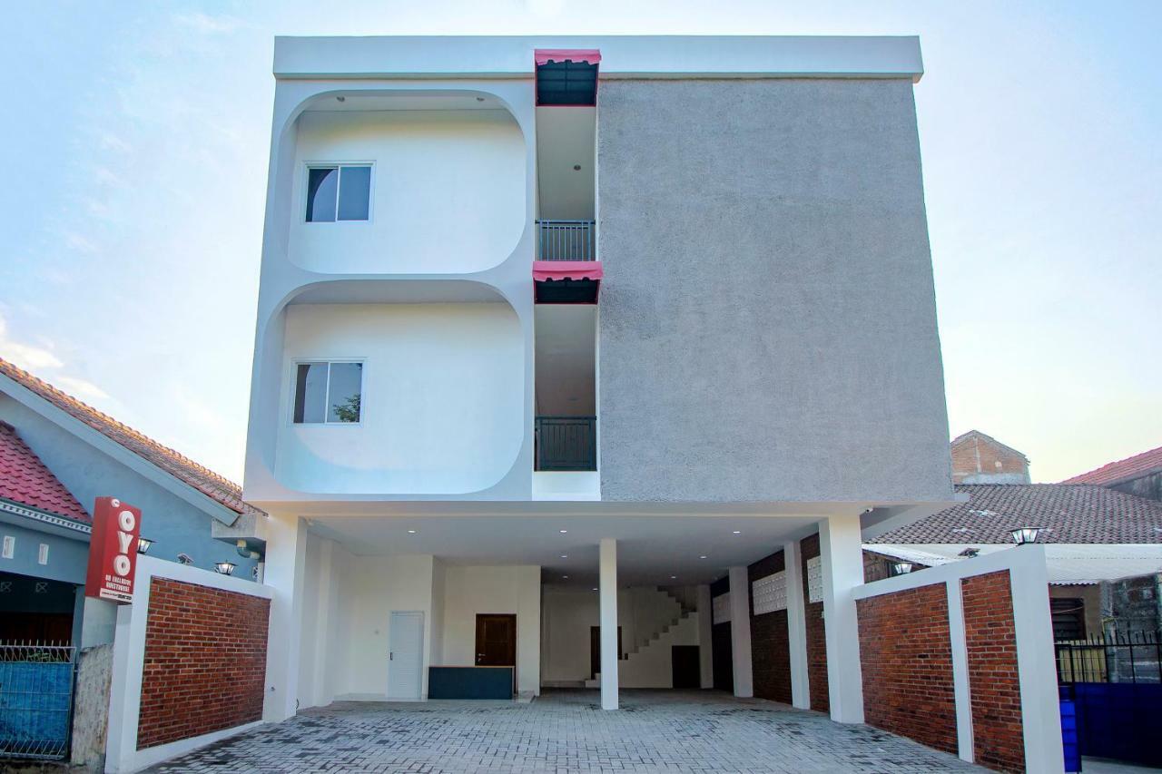 Super Oyo 13I9 88 Exclusive Guesthouse Kejayan Extérieur photo